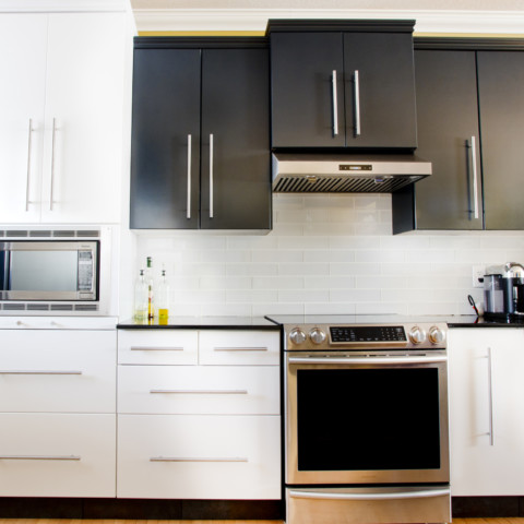 how much does painting kitchen cabinets cost