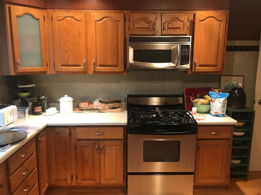 brown oak cabinets before cabinet refacing naperville il 