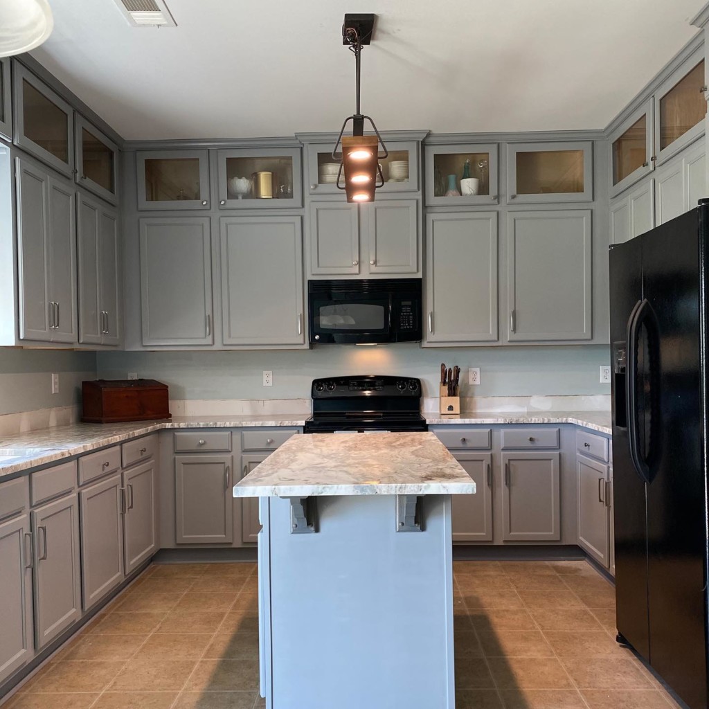 kitchen after cabinet painting