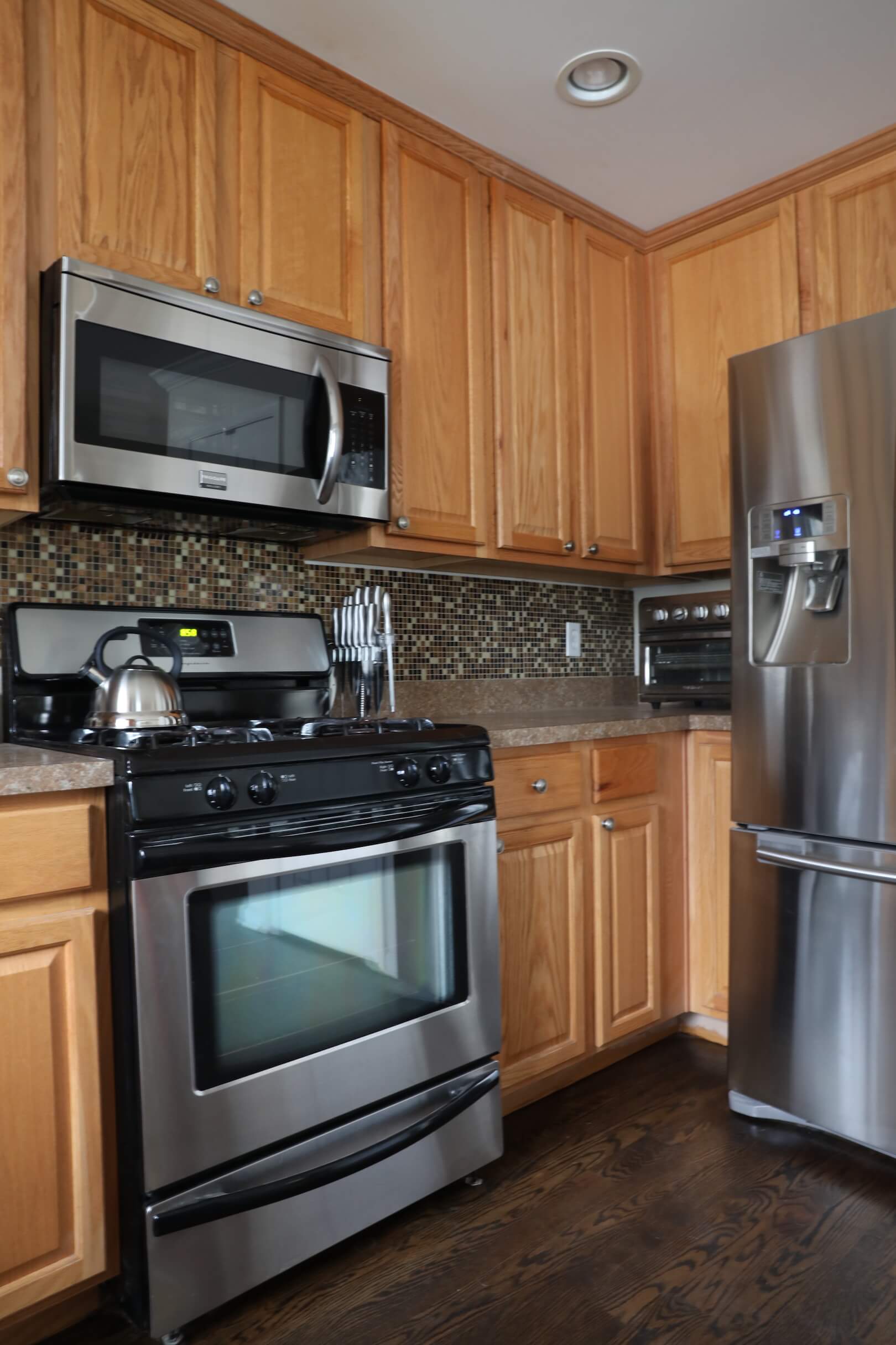 Before-refacing kitchen cabinets to shaker style