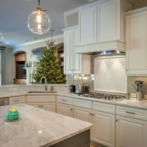 cabinet refacing holiday season