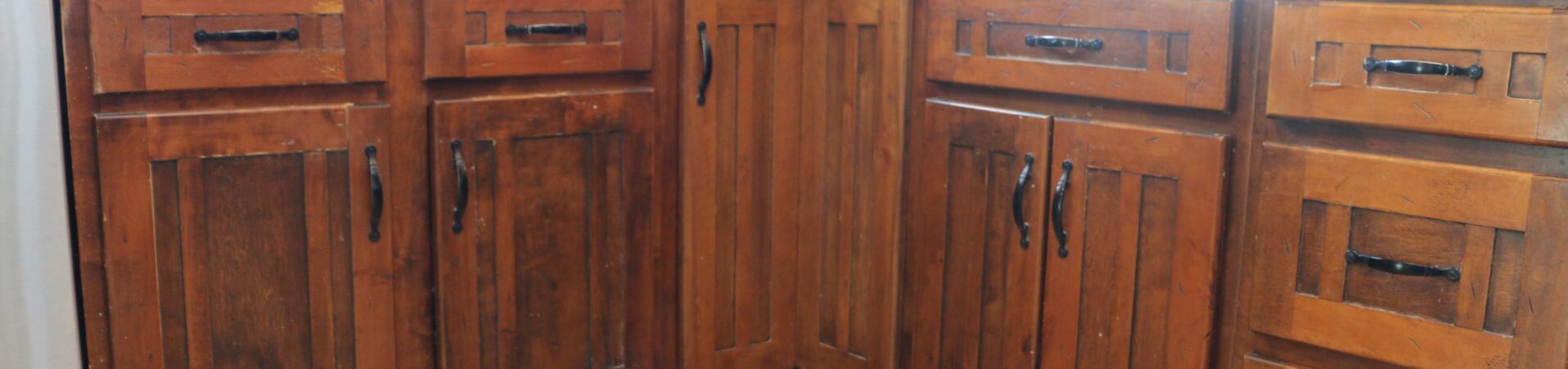 Photo of kitchen with old cabinets before refinishing