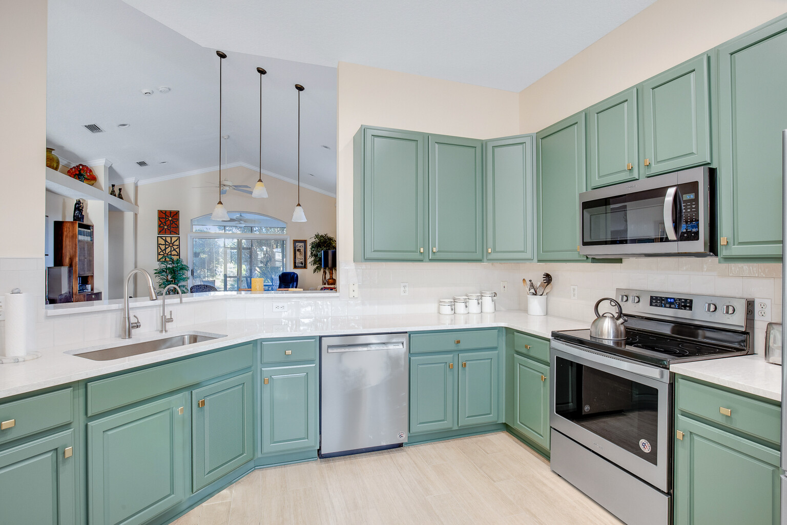 8 Trending Kitchen Cabinet Colors for 2023 | N-Hance of South Salt Lake ...