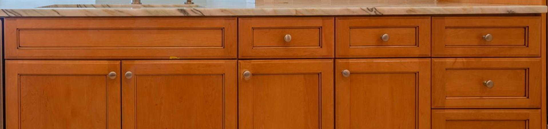 Photo of kitchen with old cabinets before refinishing