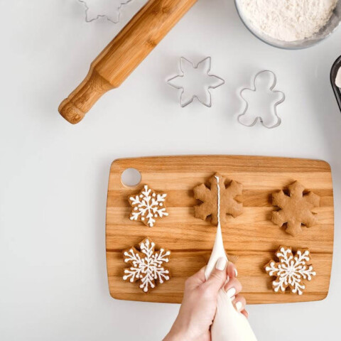 decorating sugar cookies