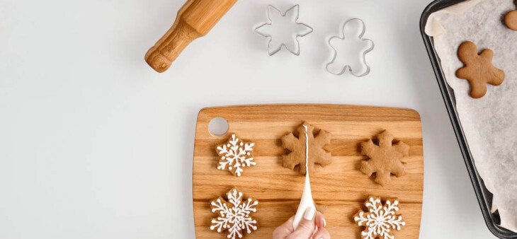 decorating sugar cookies