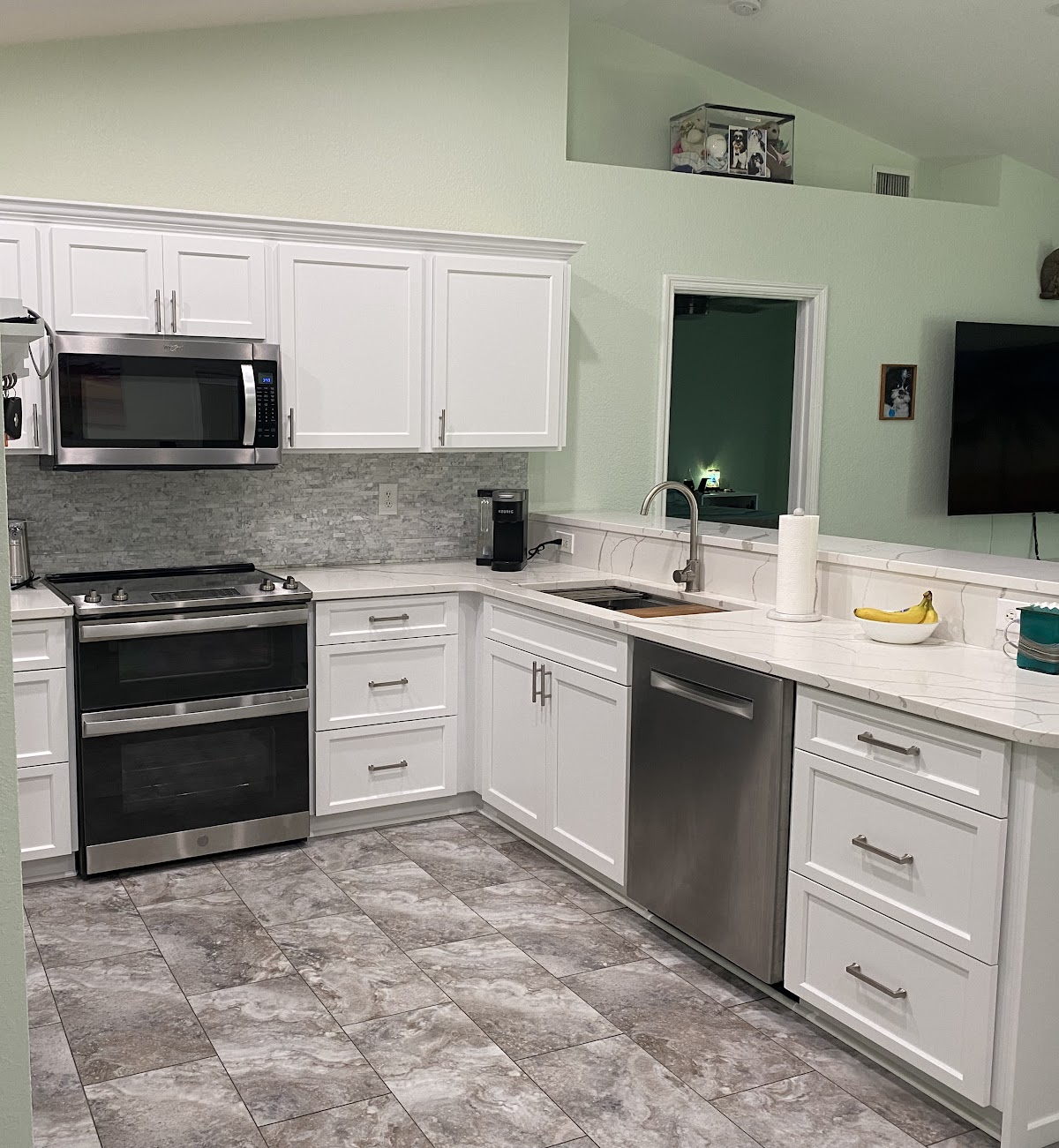 kitchen in Brevard County after cabinet paiting 