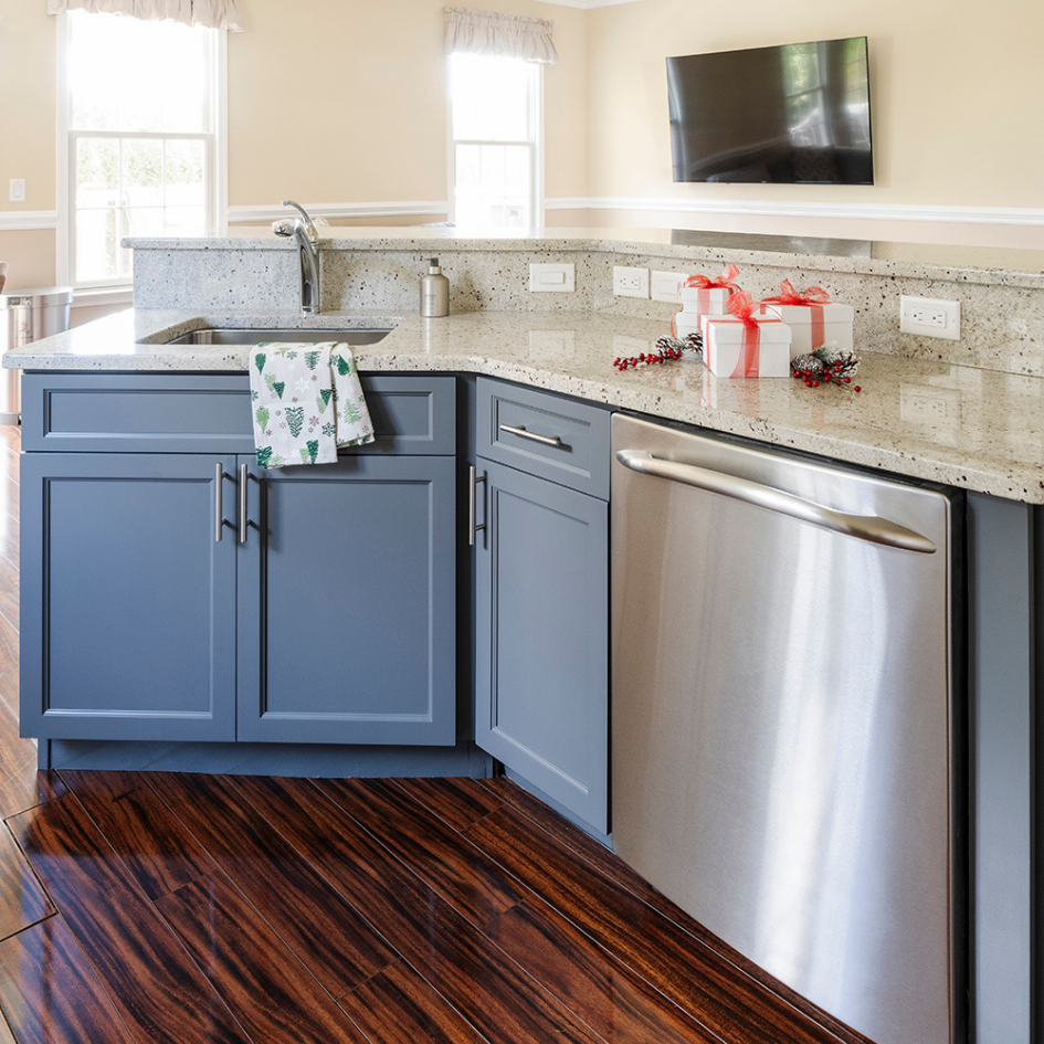 After-before/after cabinet refacing
