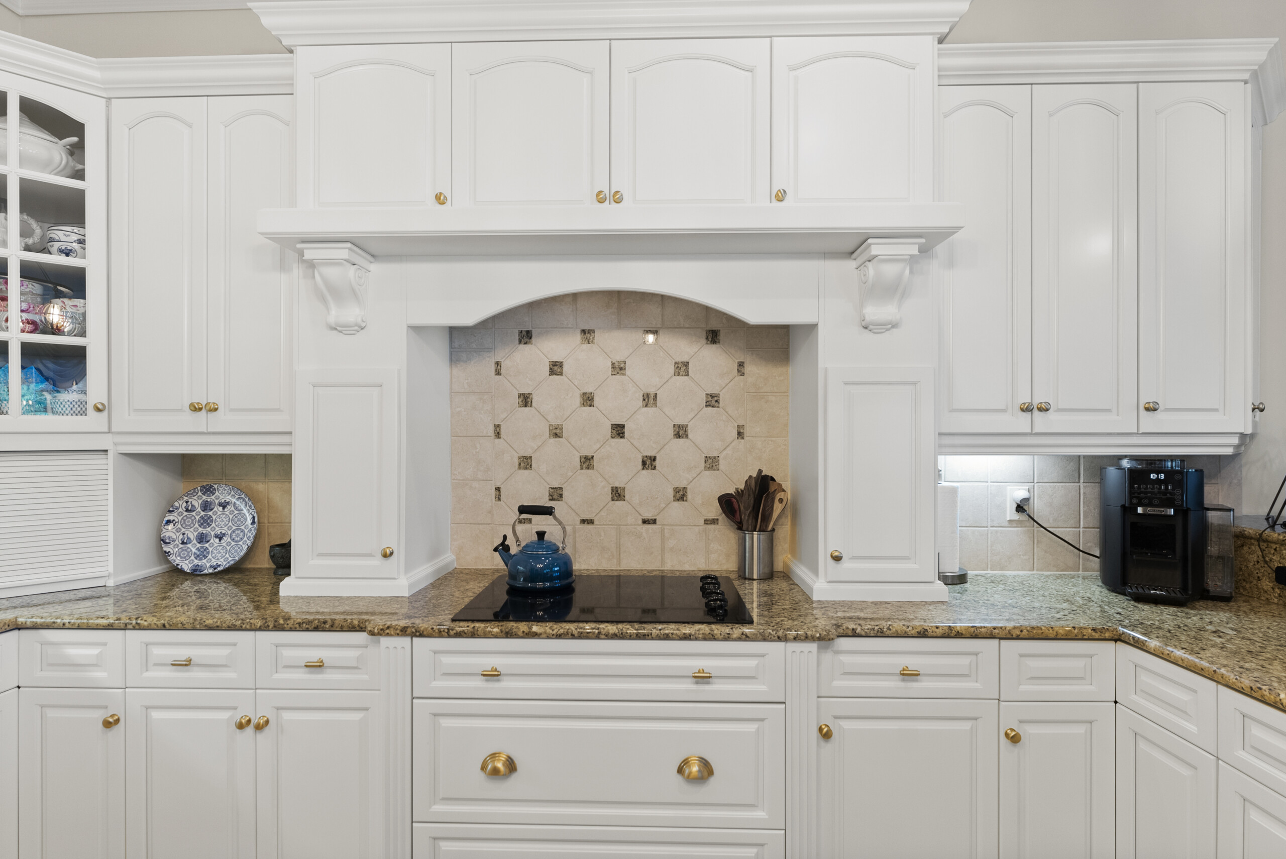 white kitchen cabinet painting in riverside ca