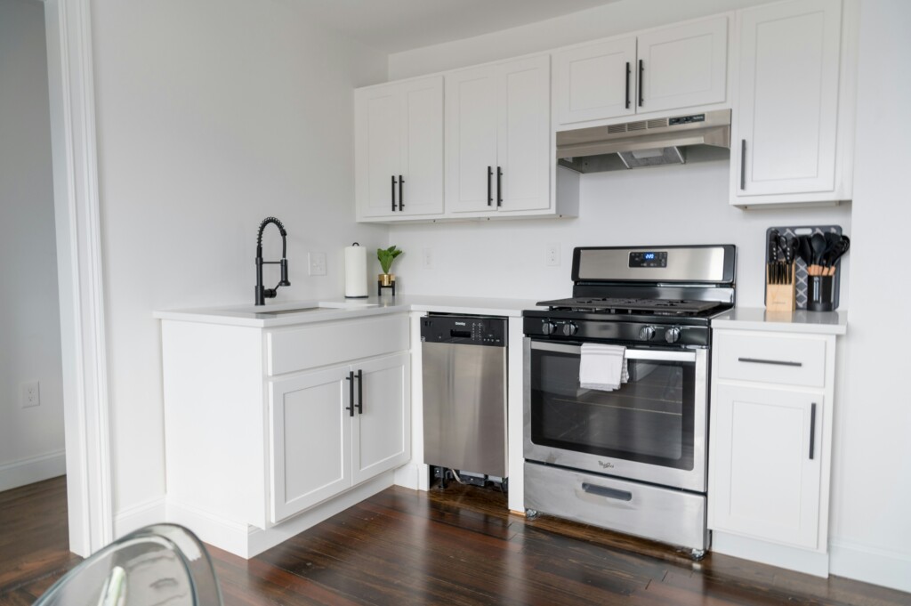 cabinet painting in jacksonville