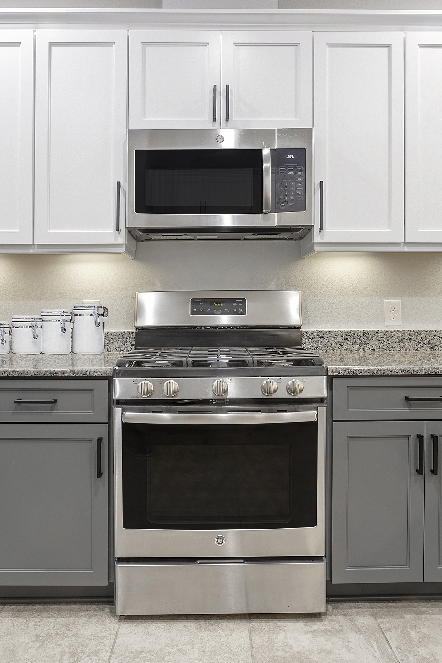 cabinet painting in geist in