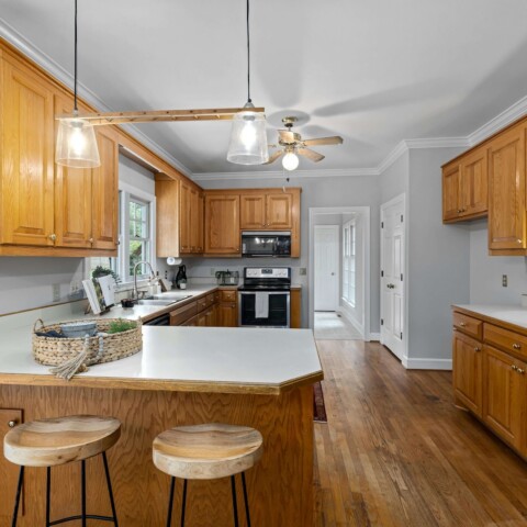 pexels-curtis-adams-1694007-18038117 (1) cabinet refinishing in wayne, PA